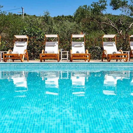 Foric Apartments With Outdoor Heated Pool 라브 외부 사진
