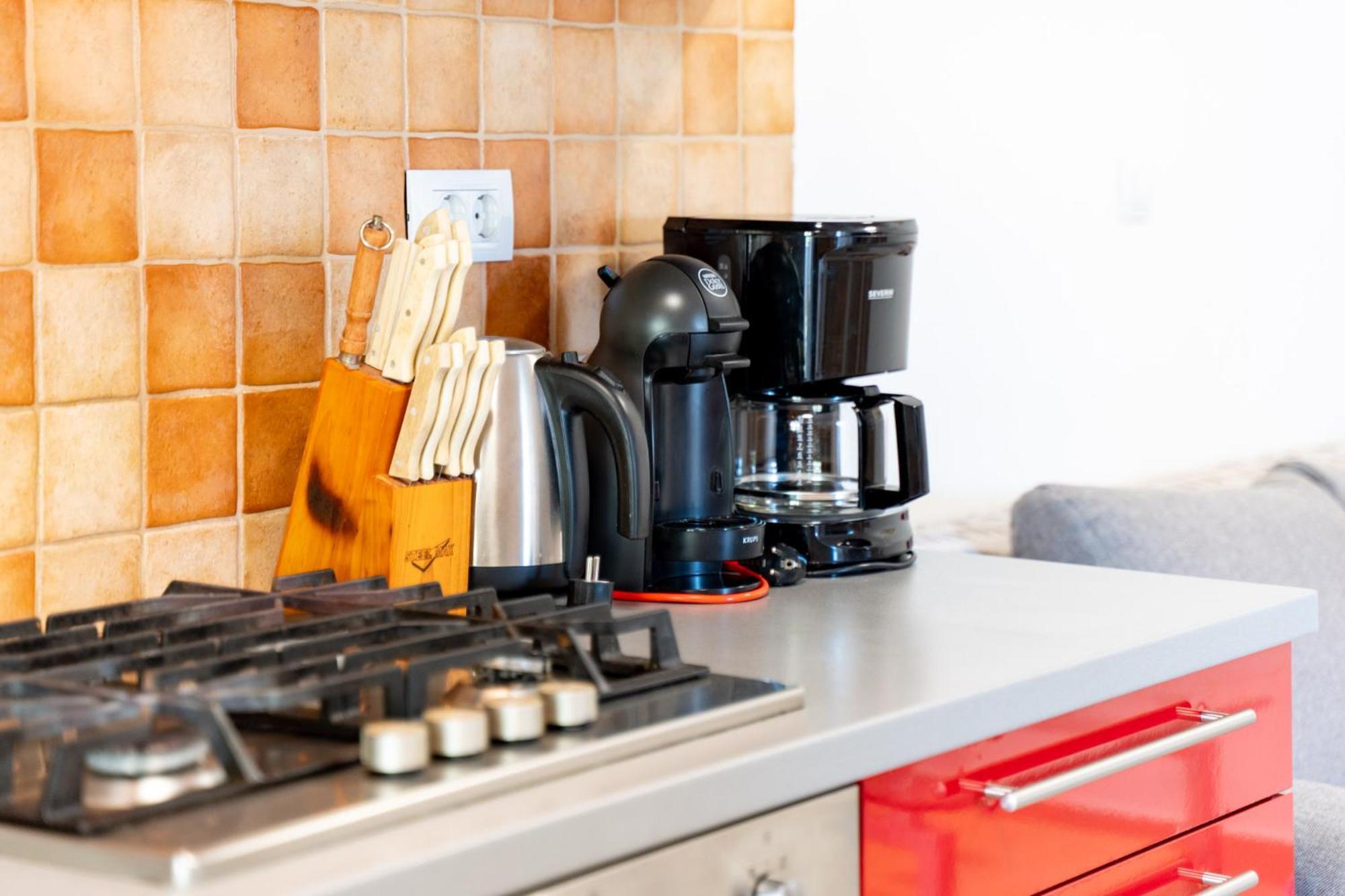Foric Apartments With Outdoor Heated Pool 라브 외부 사진