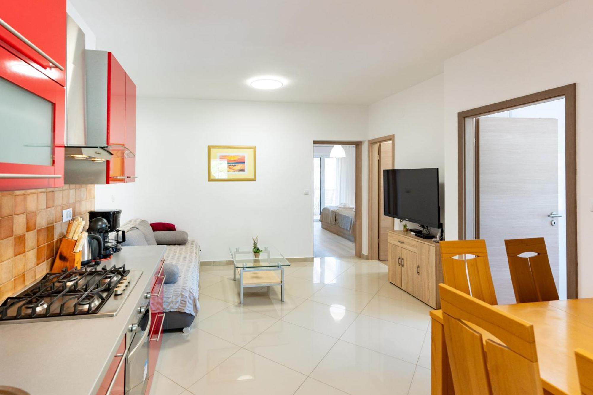 Foric Apartments With Outdoor Heated Pool 라브 외부 사진