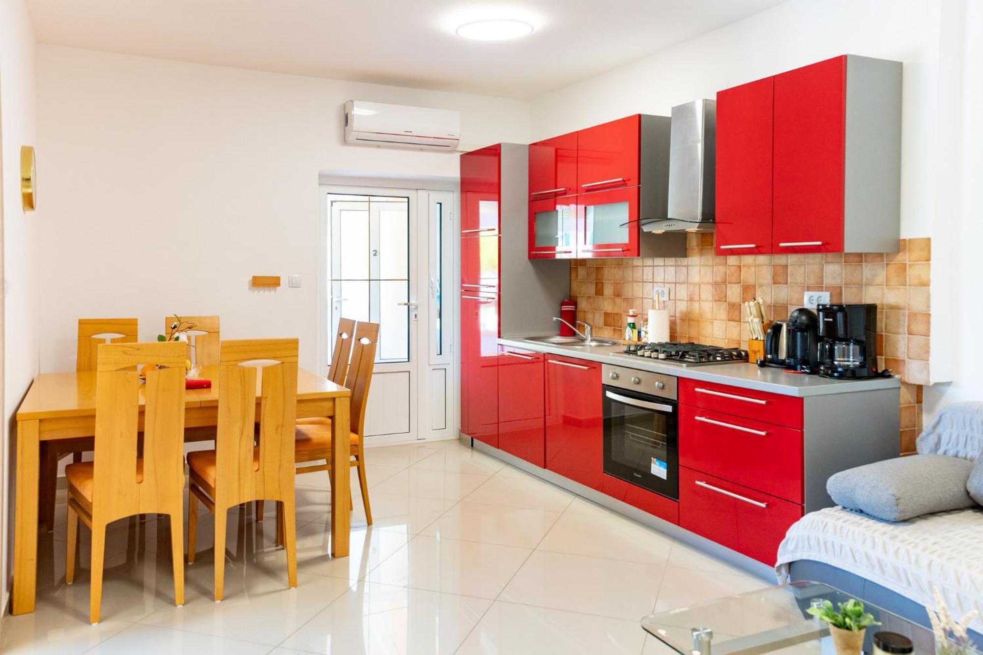 Foric Apartments With Outdoor Heated Pool 라브 외부 사진