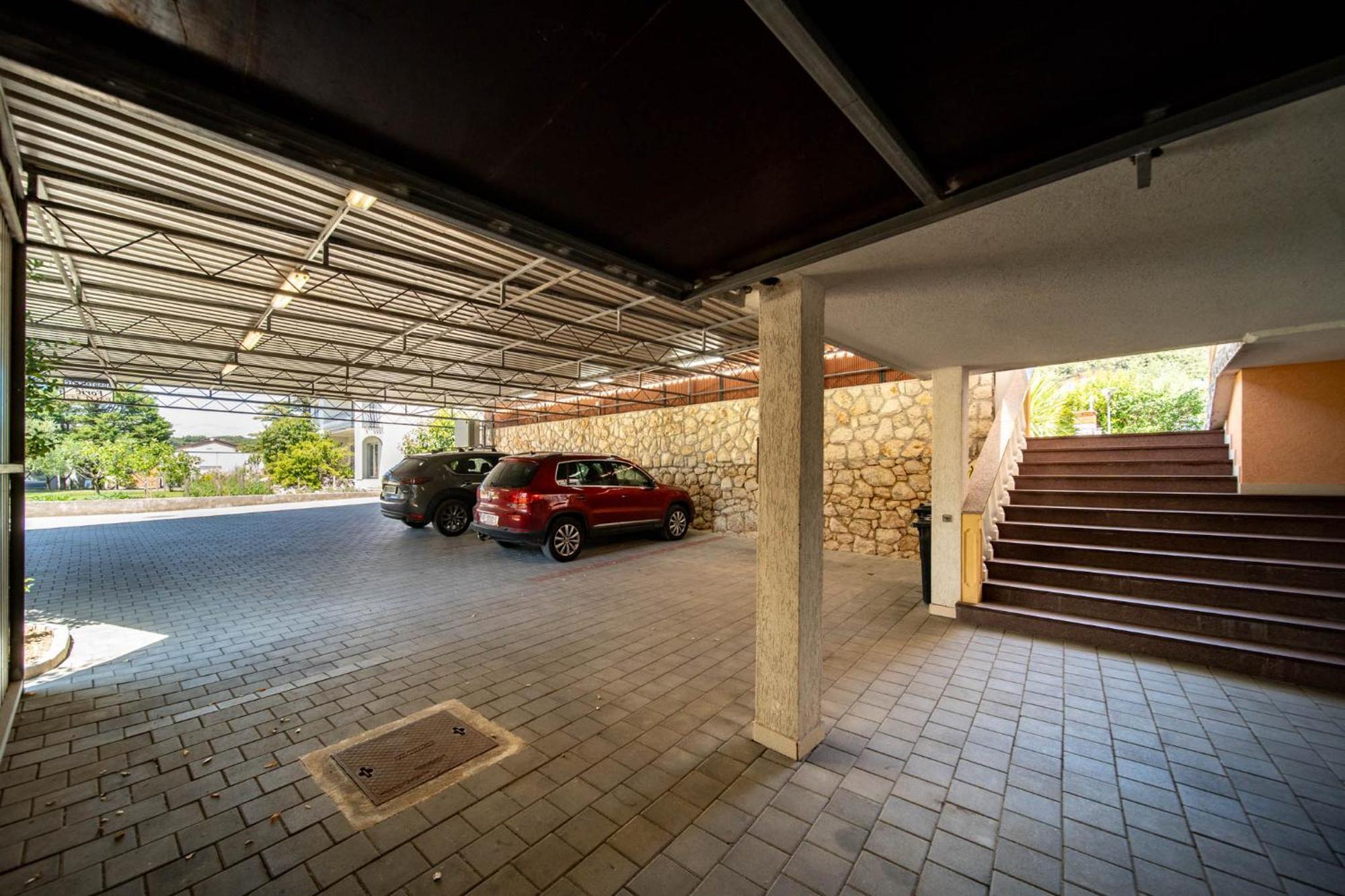 Foric Apartments With Outdoor Heated Pool 라브 외부 사진
