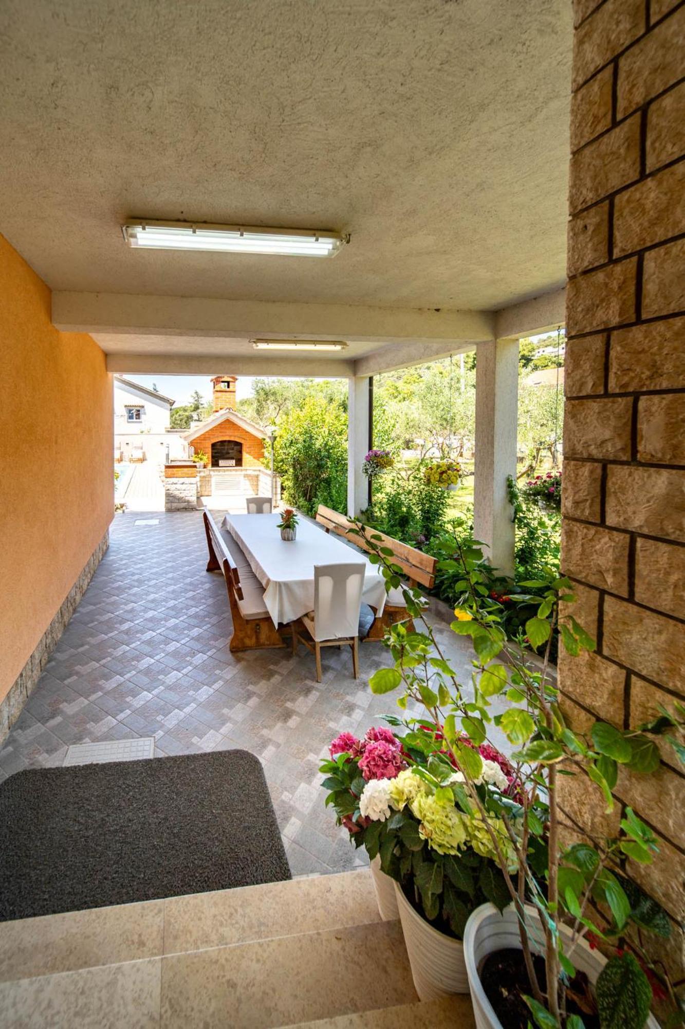 Foric Apartments With Outdoor Heated Pool 라브 외부 사진